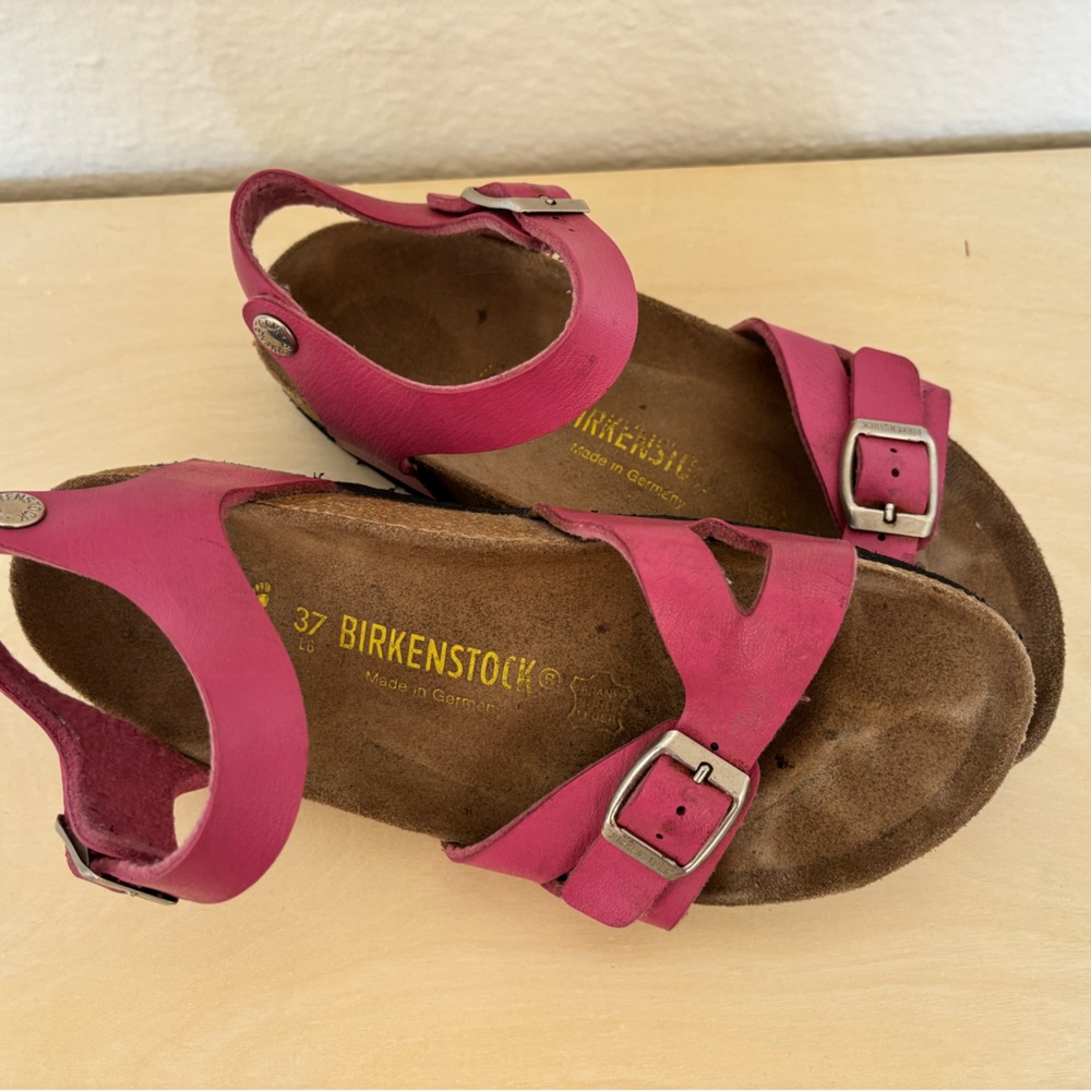 Birkenstock Women's Fuchsia Sandals